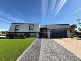 featured image of 429 E Greenway Dr