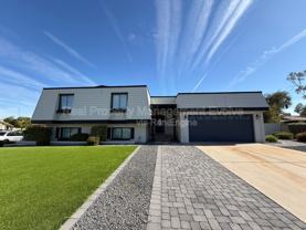 429 E Greenway Dr - Photo 1 of 1