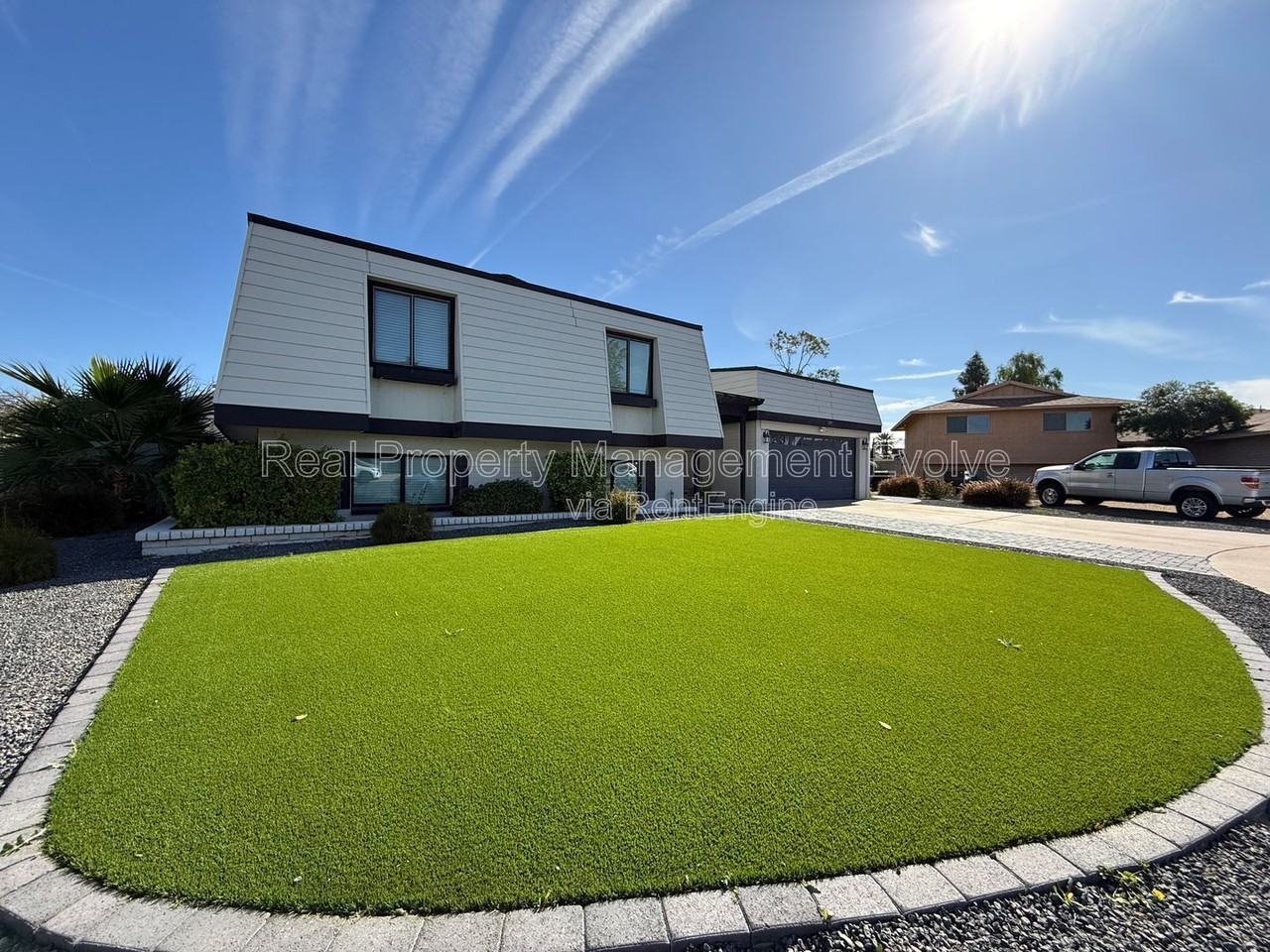 429 E Greenway Dr - Photo 2 of 43