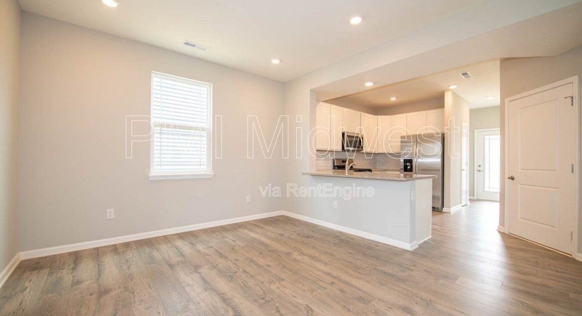 2557 Lamar Dr - Photo 6 of 42