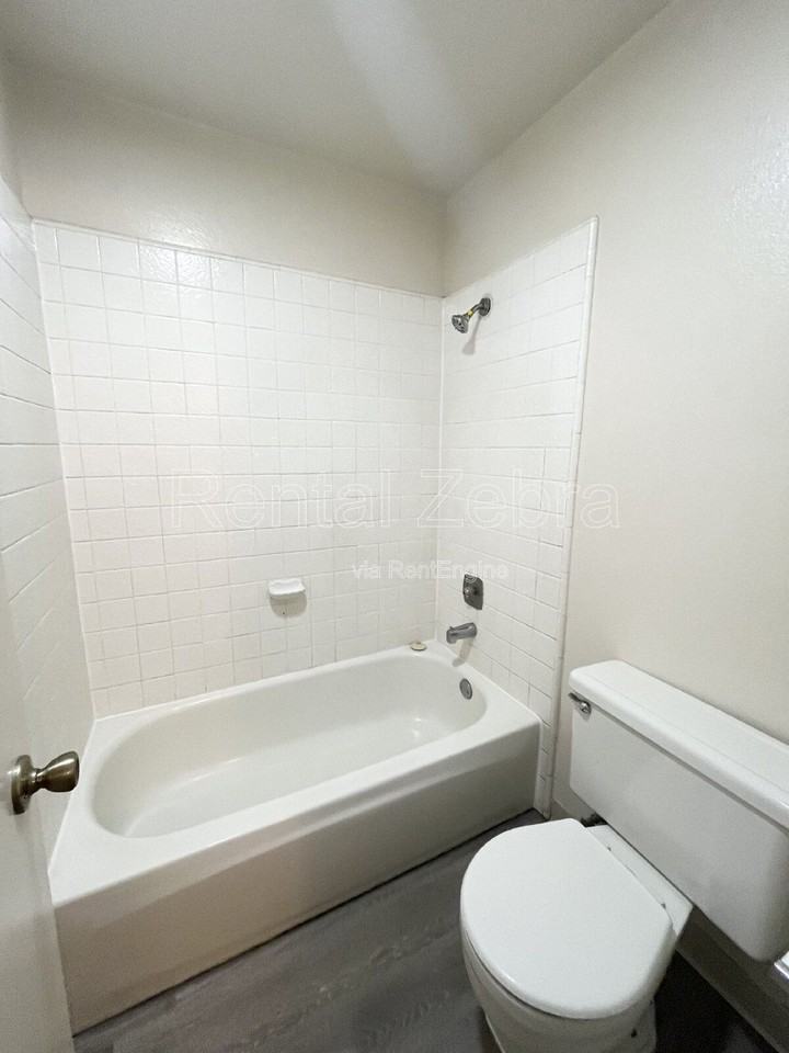 1205 Kelso St - Photo 6 of 26