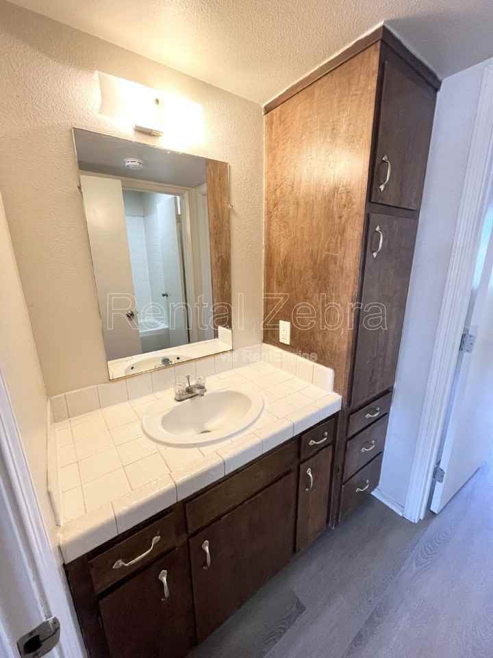 1205 Kelso St - Photo 7 of 26