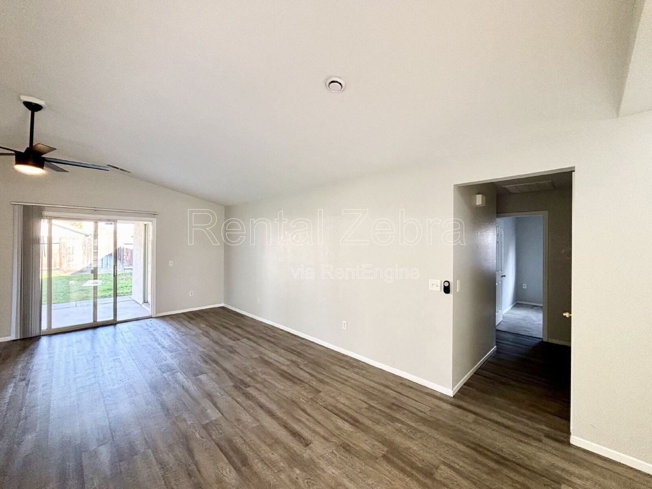 1861 Creekside Dr - Photo 6 of 23