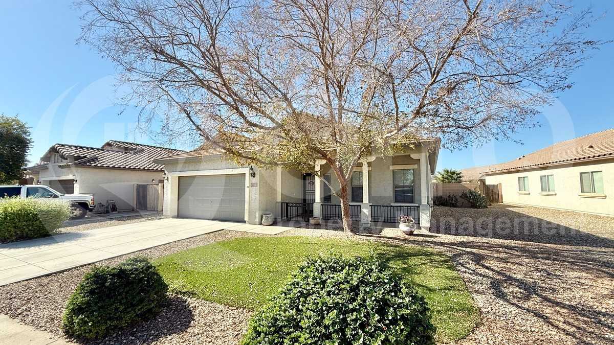 8734 S 57th Dr - Photo 2 of 25