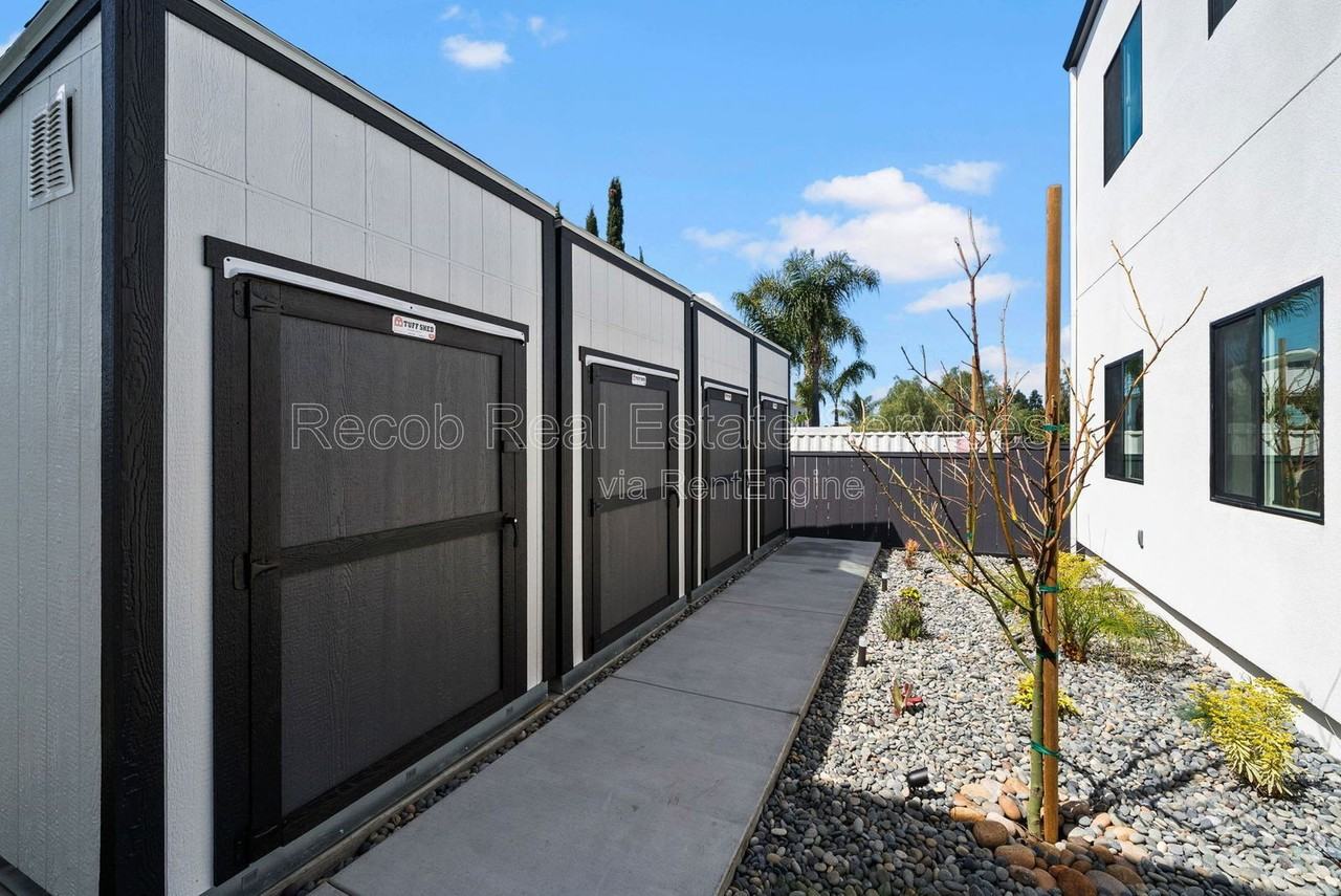 5116 69th St #5112 - Photo 6 of 9