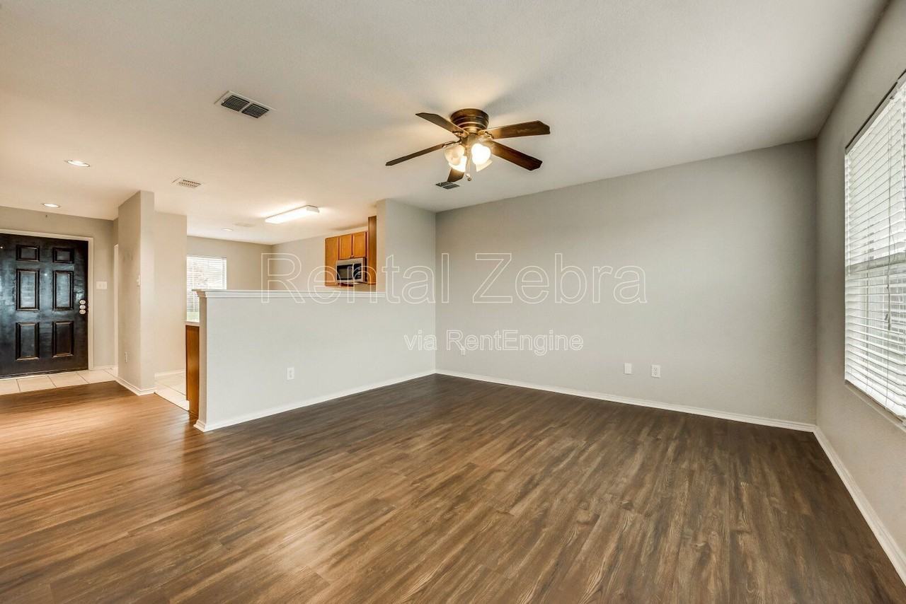 1345 Castle Ridge Rd - Photo 6 of 24