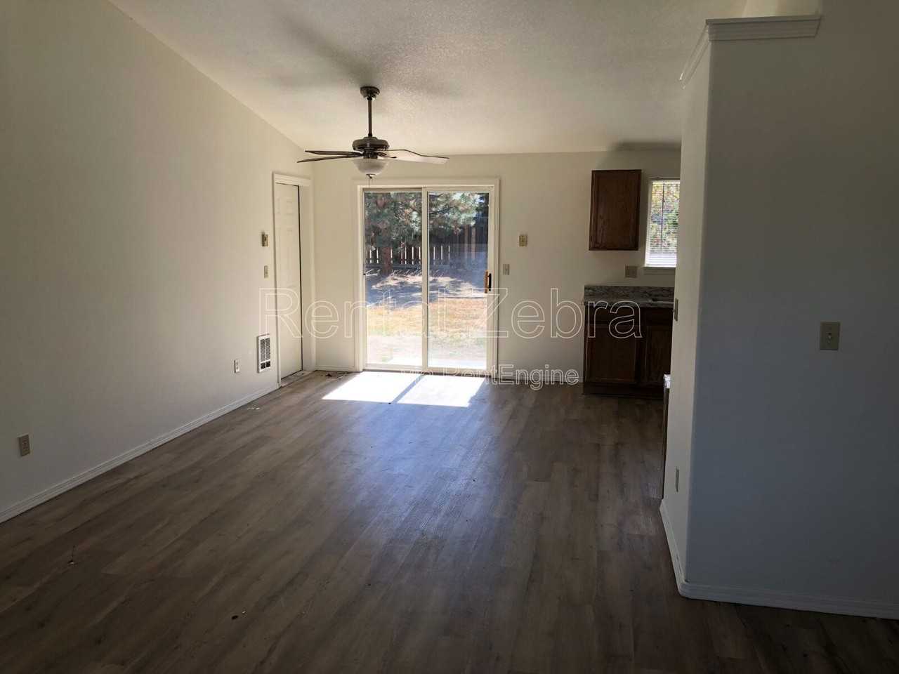 3234 Sw Salmon Ave - Photo 5 of 16