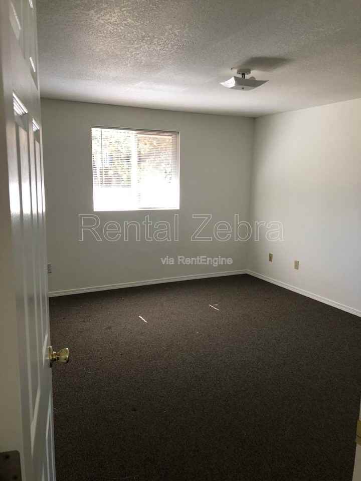 3234 Sw Salmon Ave - Photo 6 of 16