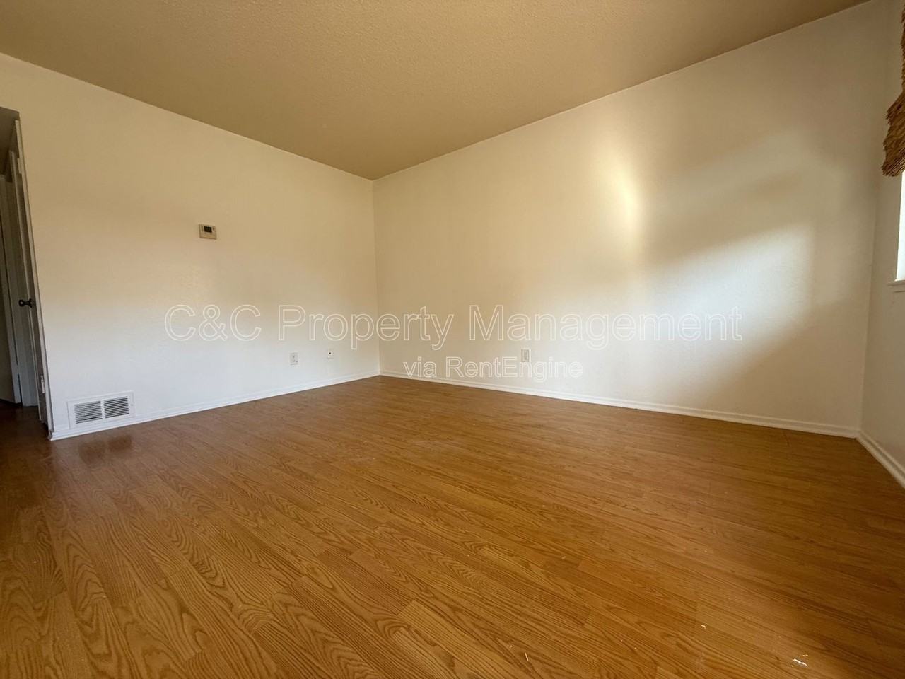 803 Hawthorne St #1 - Photo 6 of 17