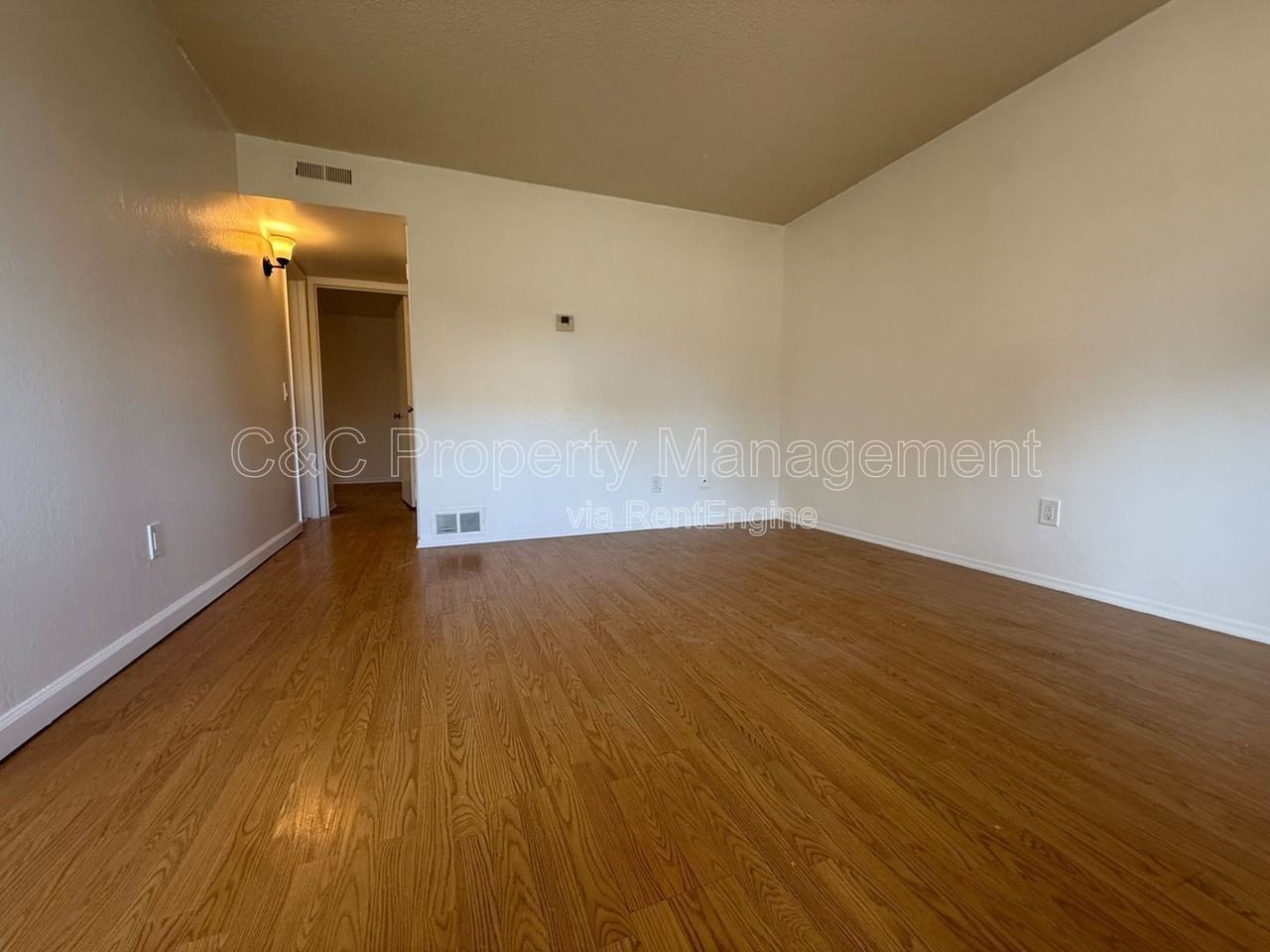 803 Hawthorne St #1 - Photo 7 of 17