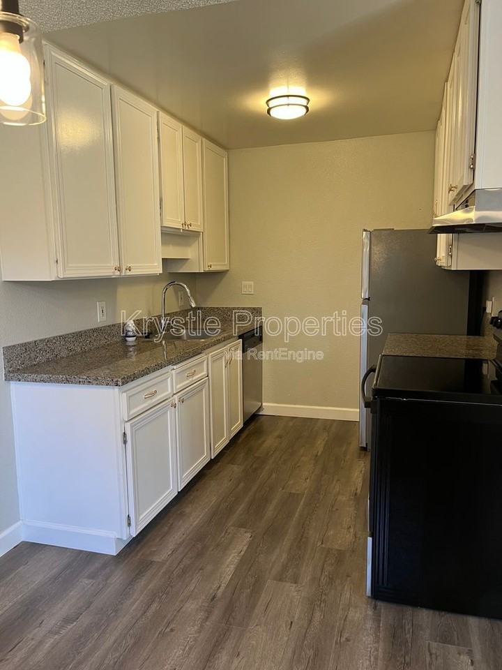 1060 Oak Grove Rd #59 - Photo 5 of 17