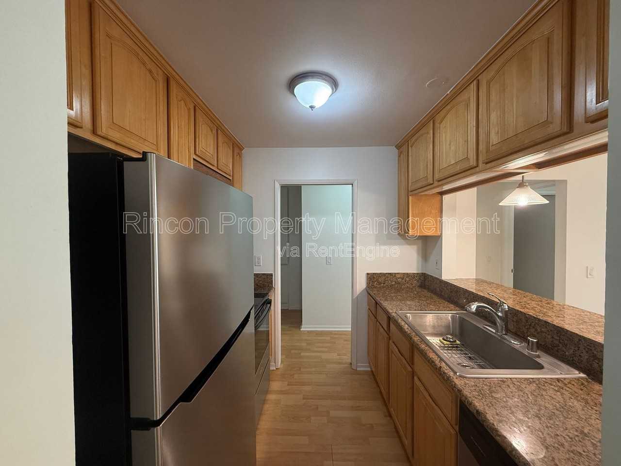 236 E Surfside Dr - Photo 3 of 20