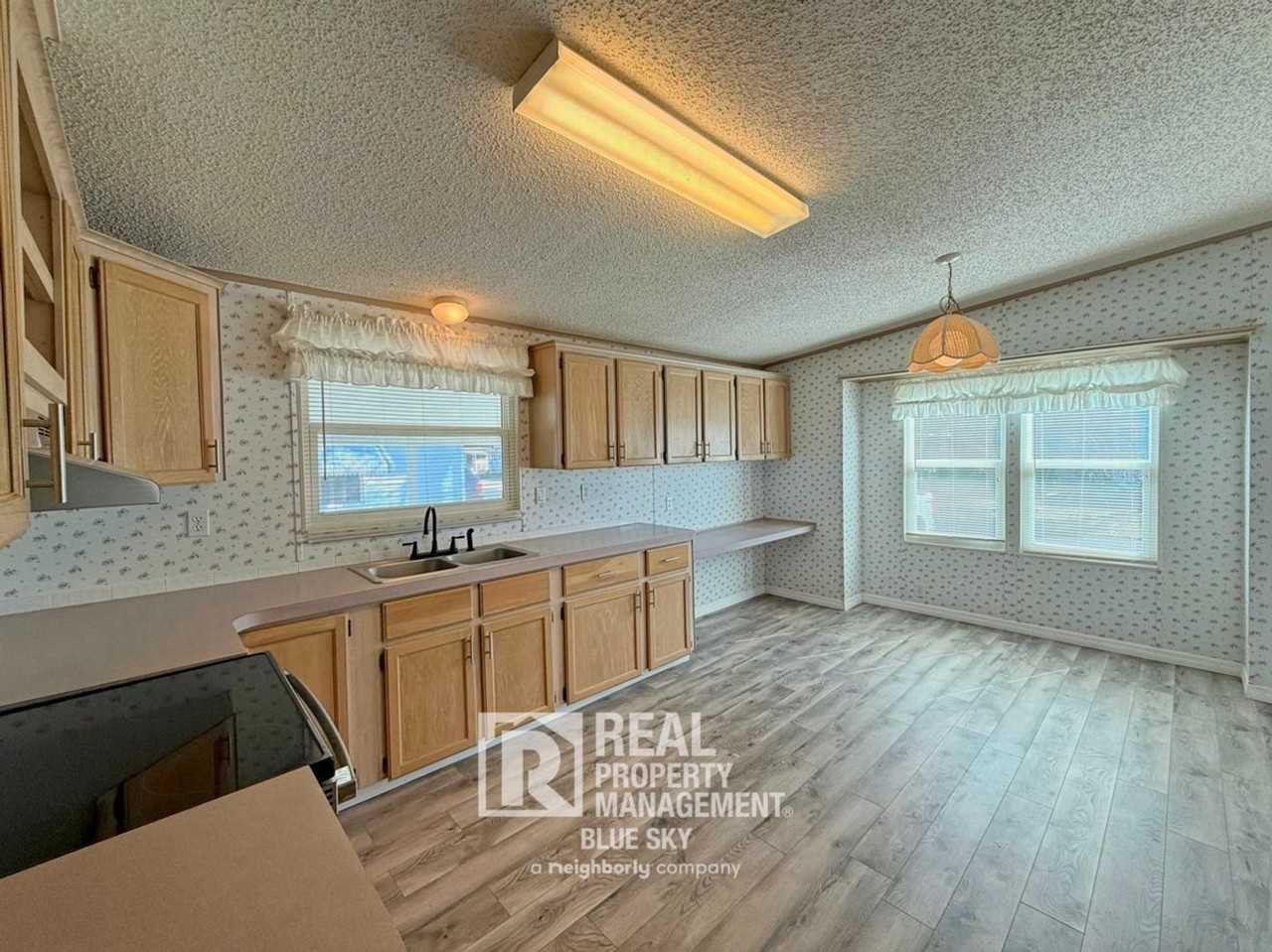 5641 Columbia Dr - Photo 6 of 22
