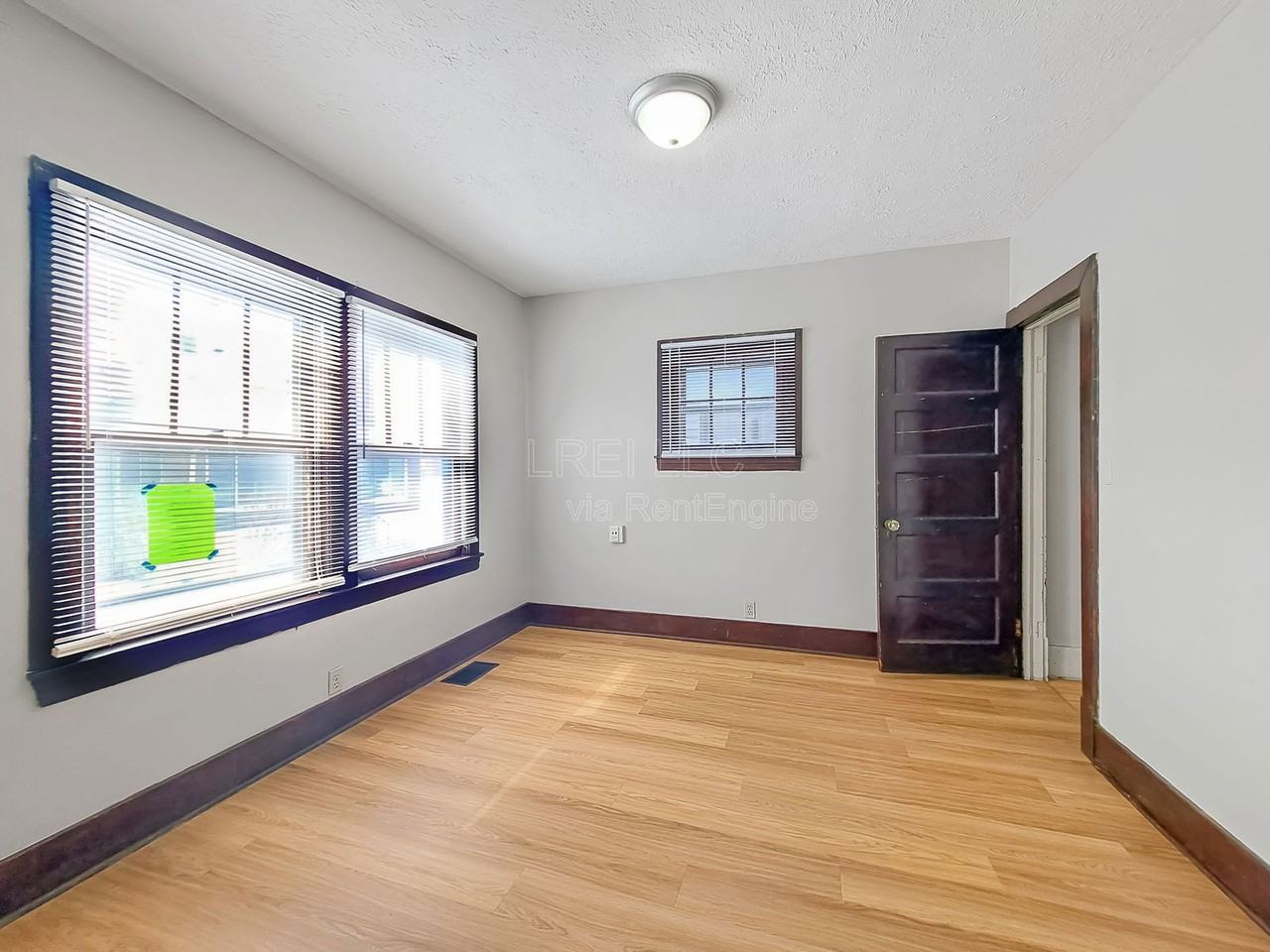 2733 Chase Ct - Photo 3 of 11