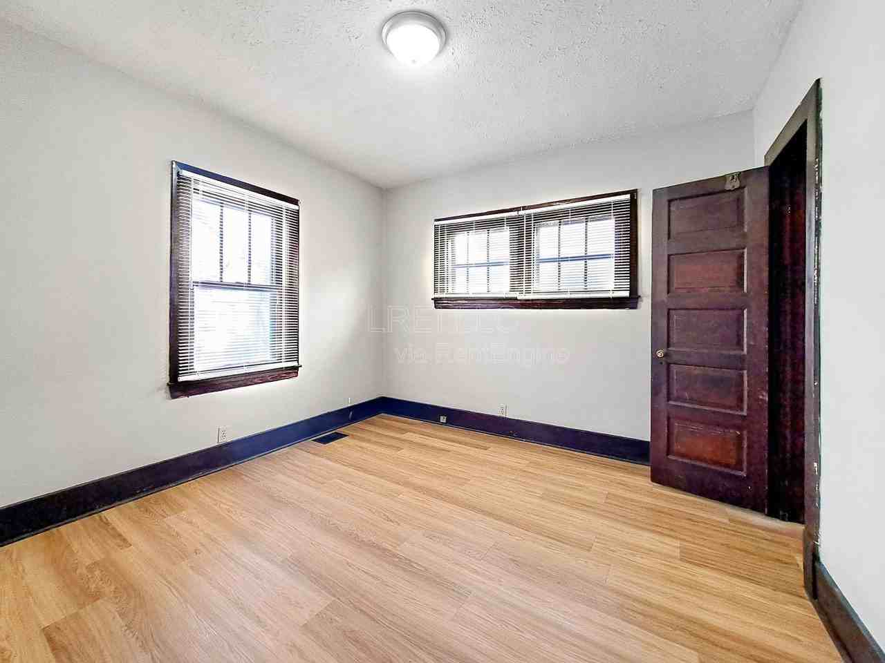 2733 Chase Ct - Photo 6 of 11