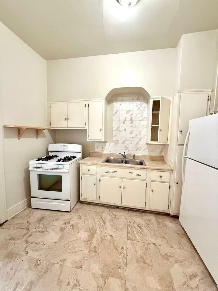 505 N Lime St #2 - Photo 5 of 13