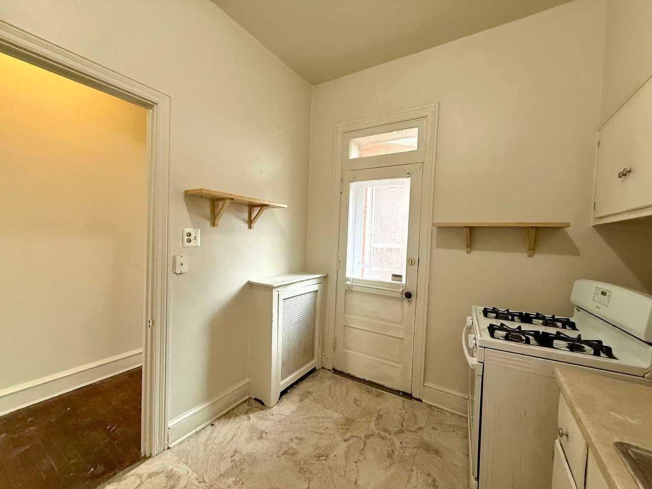 505 N Lime St #2 - Photo 6 of 13