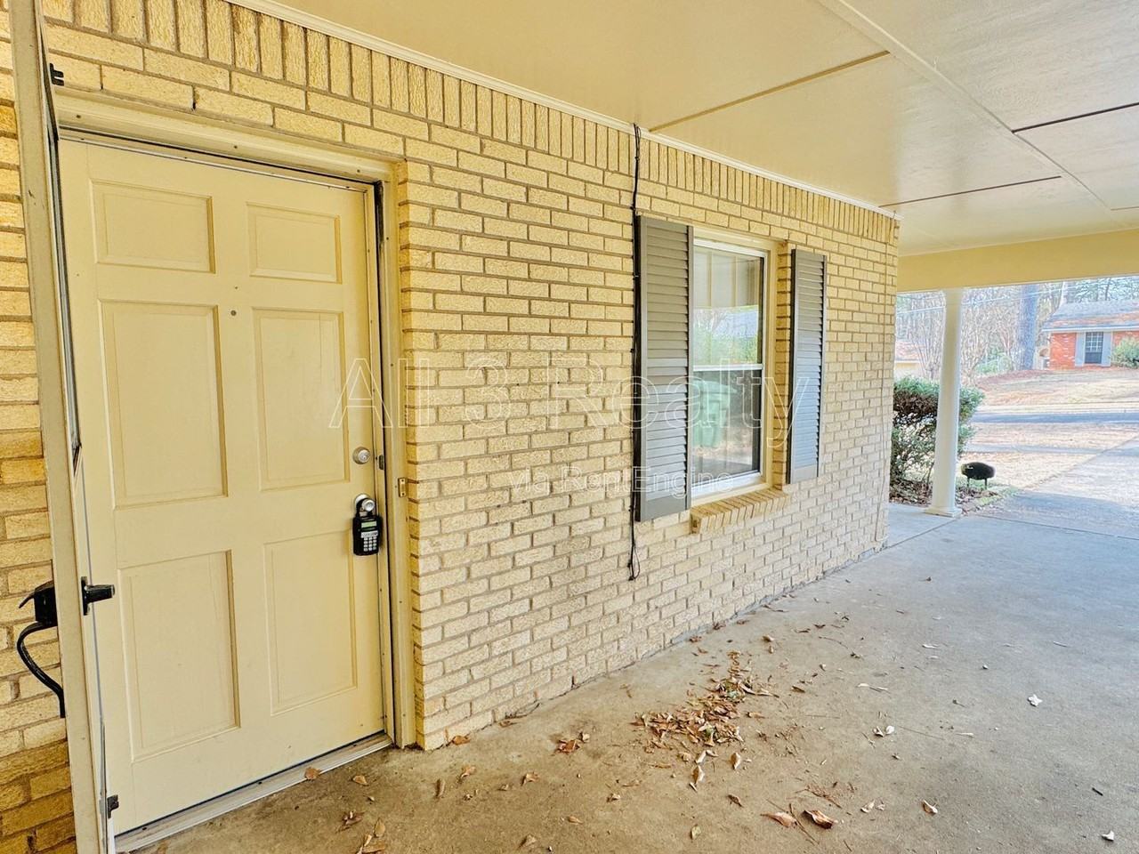 535 Larkin Ln - Photo 6 of 35