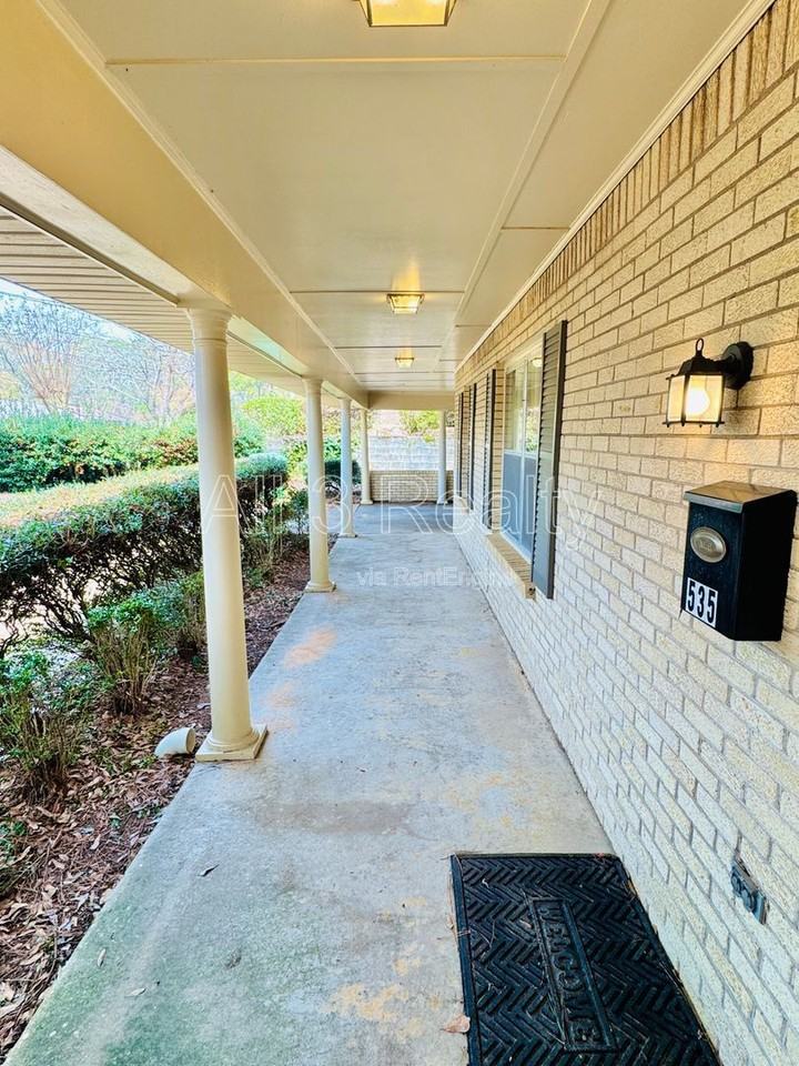 535 Larkin Ln - Photo 7 of 35