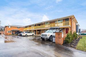 featured image of 558 Riverview Dr #H