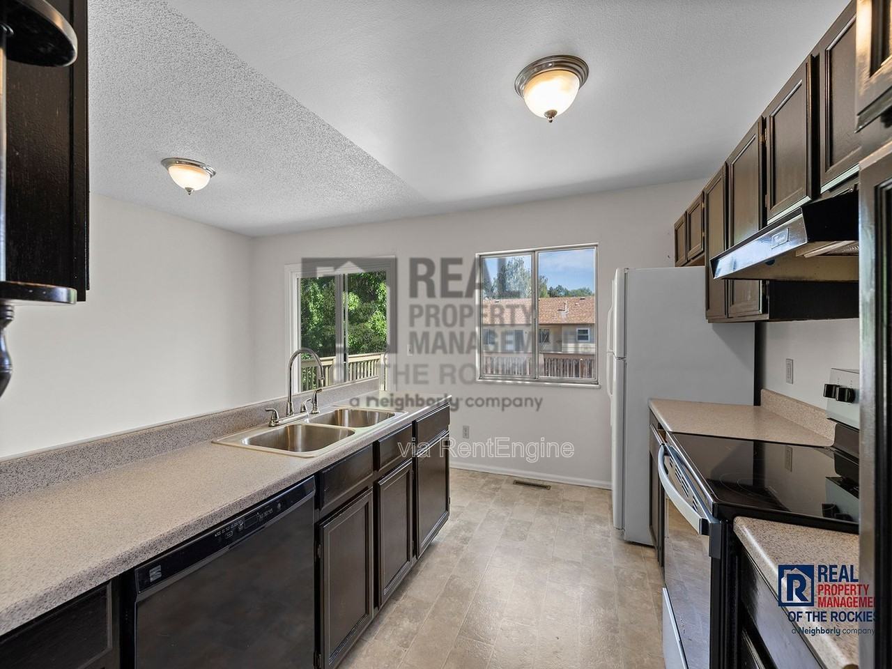 412 Towhee St - Photo 5 of 18