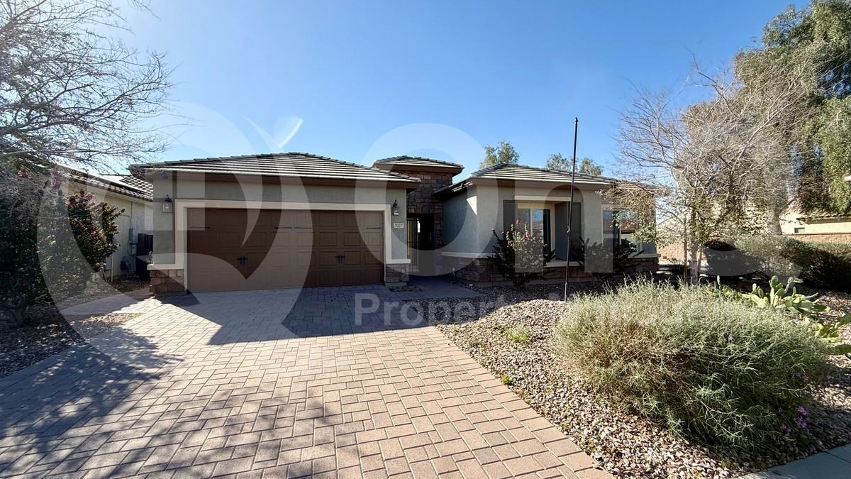 7027 W Springfield Way - Photo 2 of 25