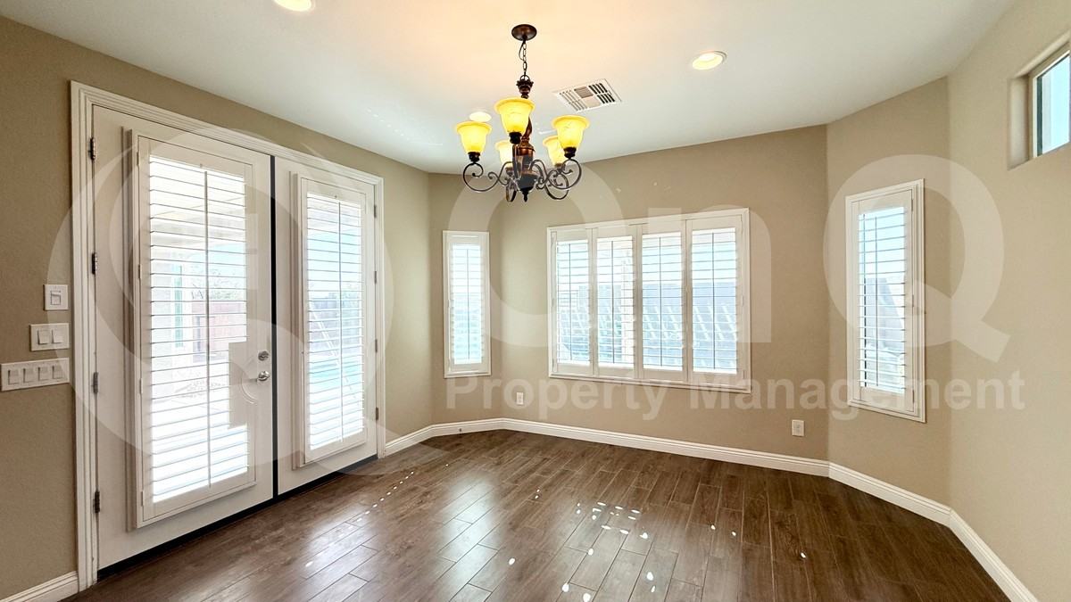 7027 W Springfield Way - Photo 4 of 25