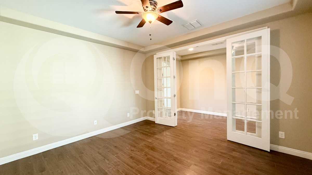 7027 W Springfield Way - Photo 7 of 25