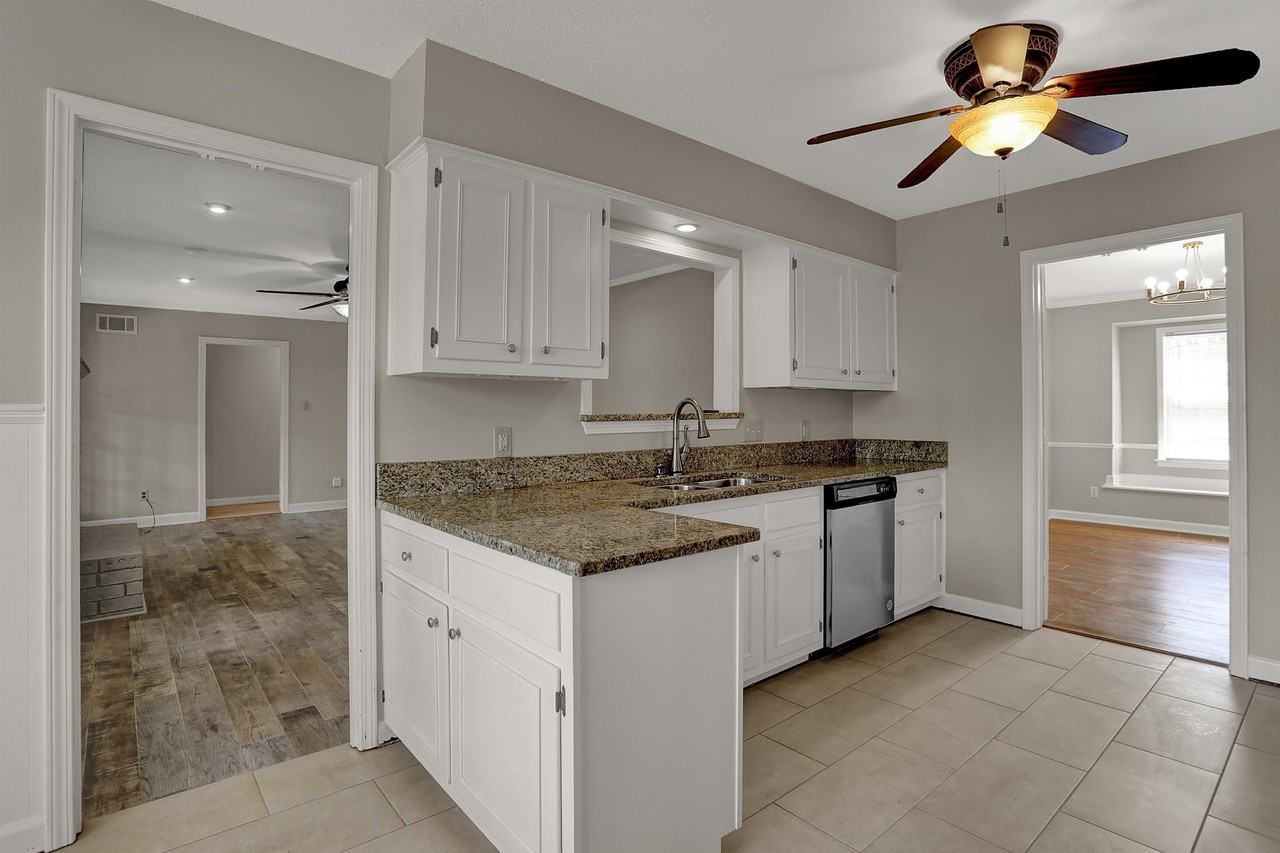 5718 Rich Rd - Photo 6 of 27