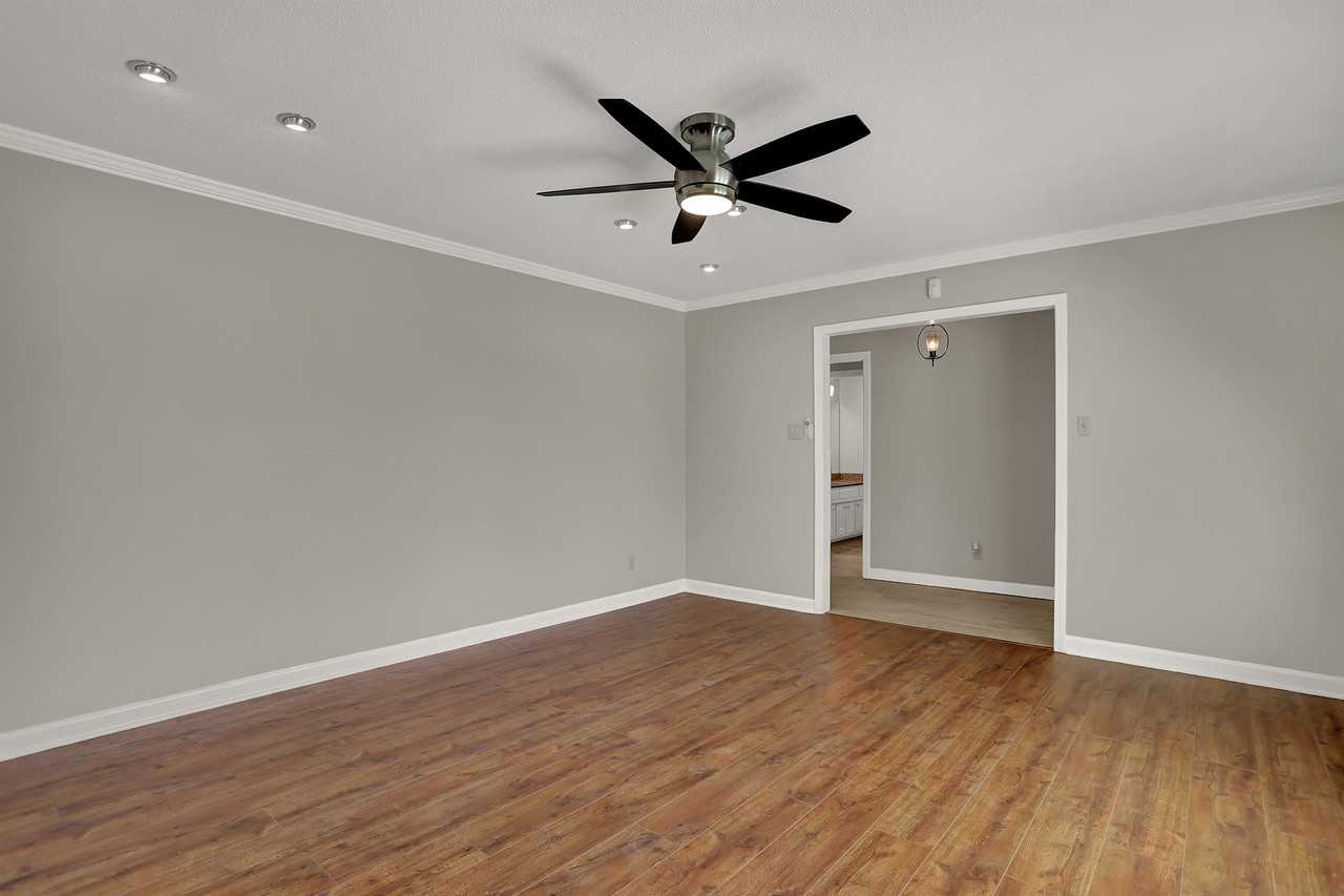 5718 Rich Rd - Photo 7 of 27