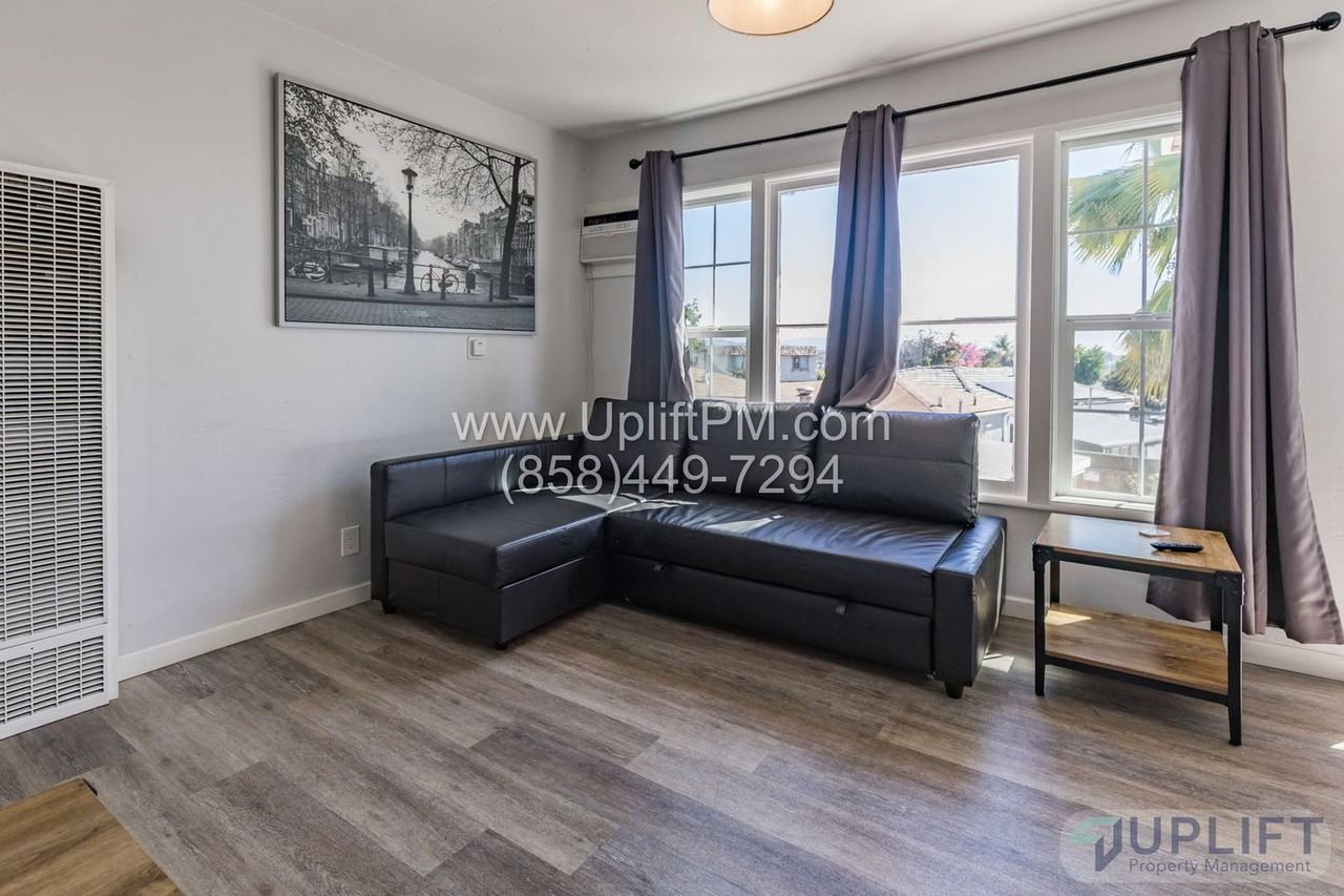 4831 Castle Ave - Photo 6 of 48