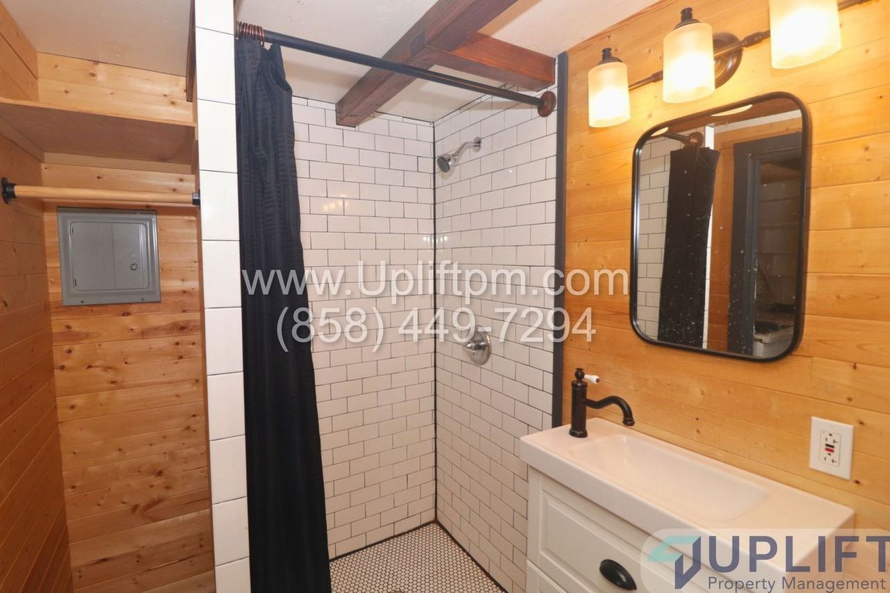 2030 Black Canyon Rd #6 - Photo 7 of 14