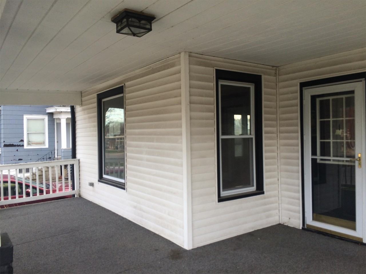 438 Locust St - Photo 4 of 14