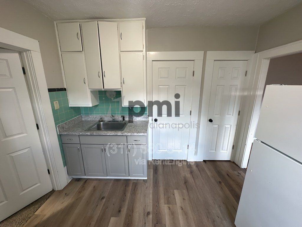 1504 S Randolph St - Photo 4 of 11