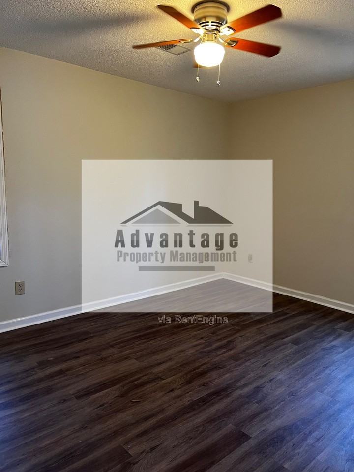 420 Elizabeth Ln - Photo 6 of 12