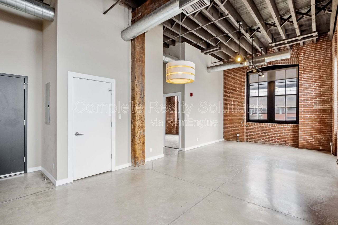 614 S 7th St #102 - Photo 5 of 17