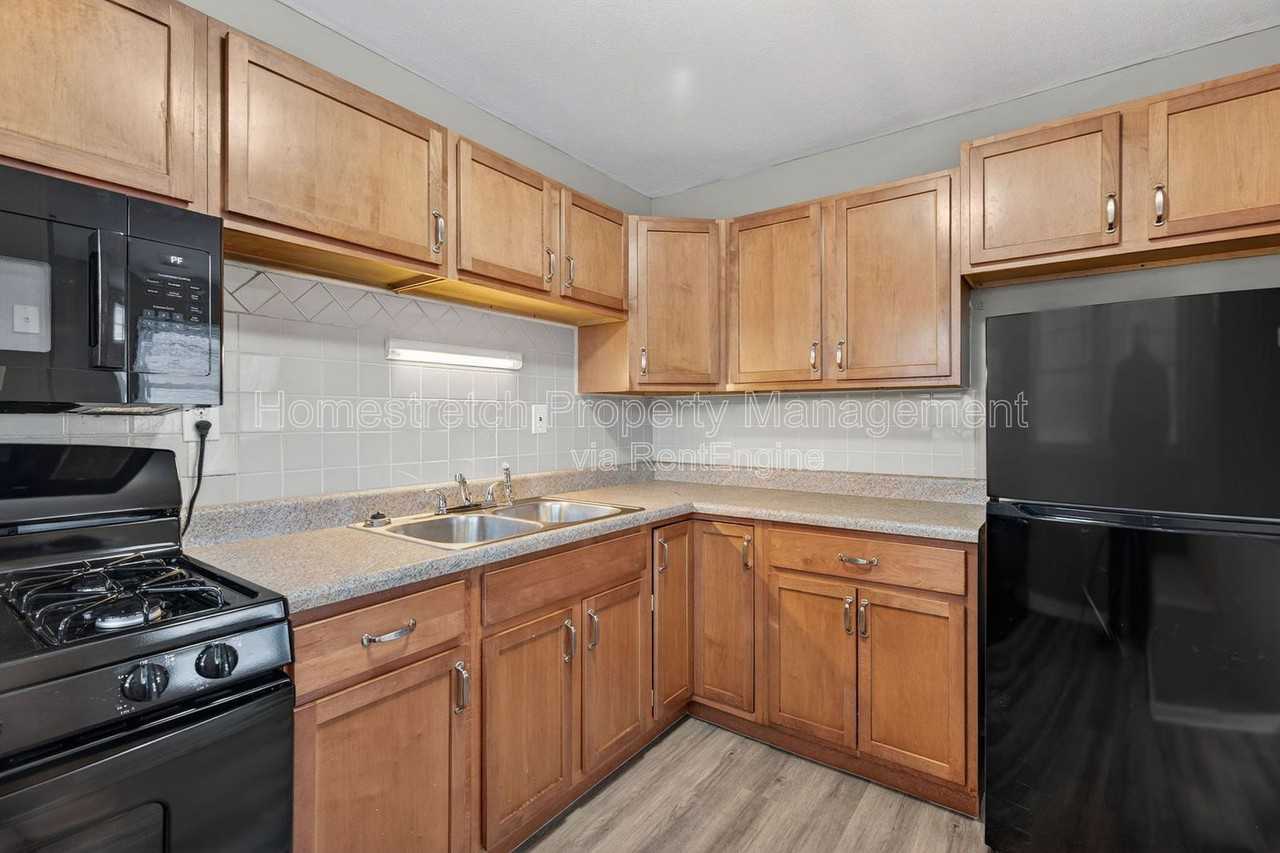 9770 Scottdale Dr - Photo 6 of 27