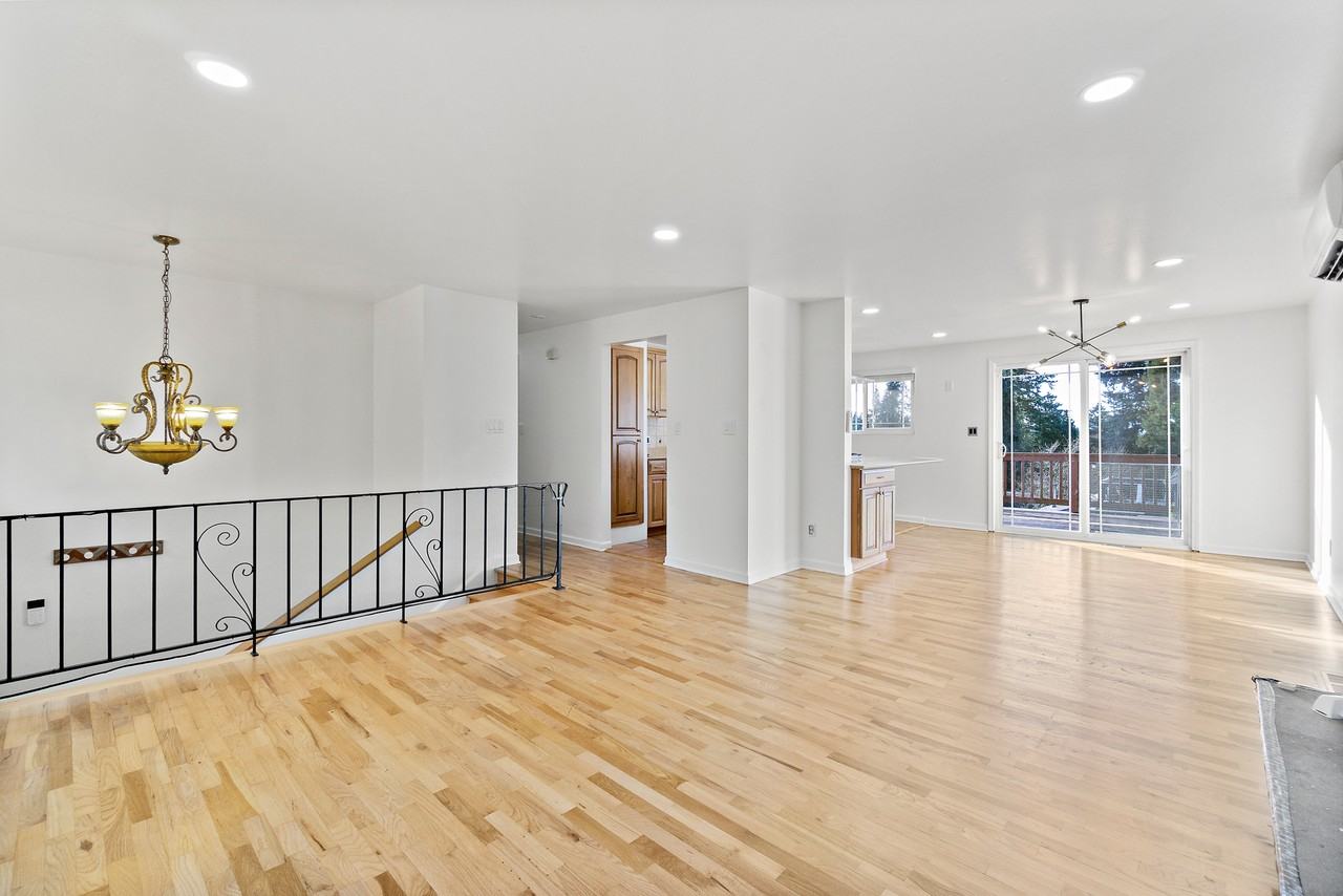 11011 3rd Ave Nw #1 - Photo 4 of 21