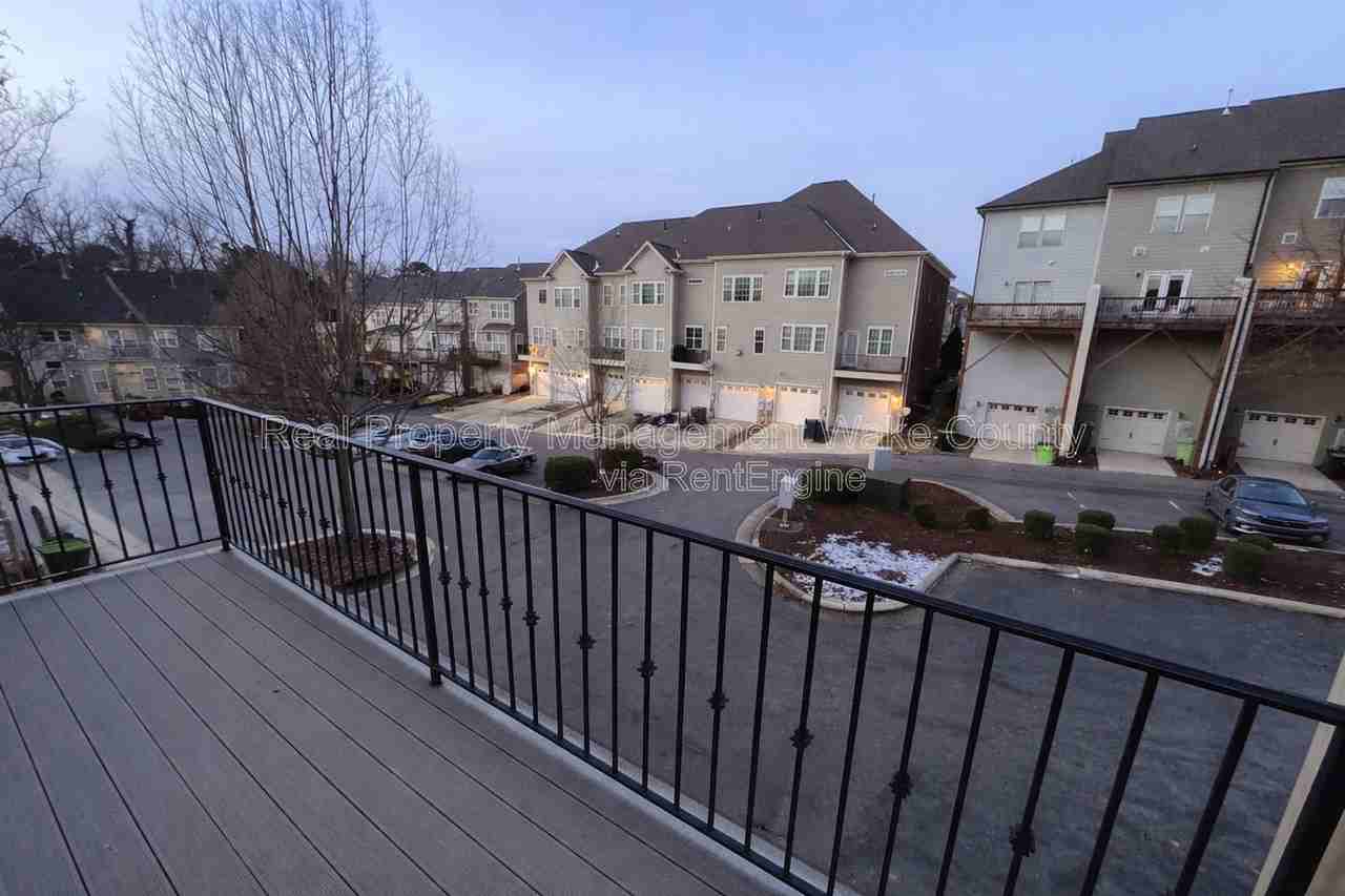 441 Heritage Village Ln - Photo 2 of 45