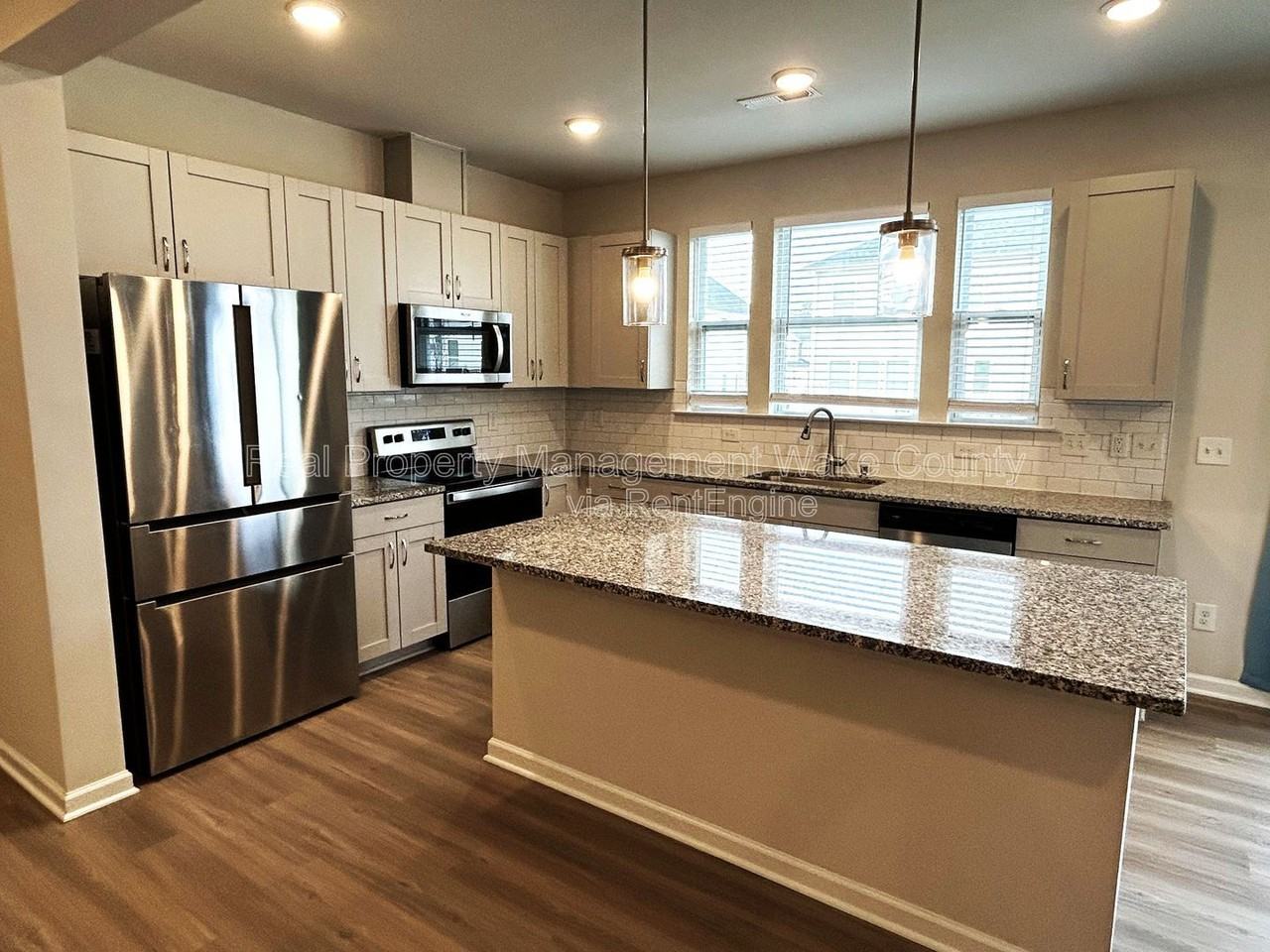 122 Roebuck Ln - Photo 2 of 36