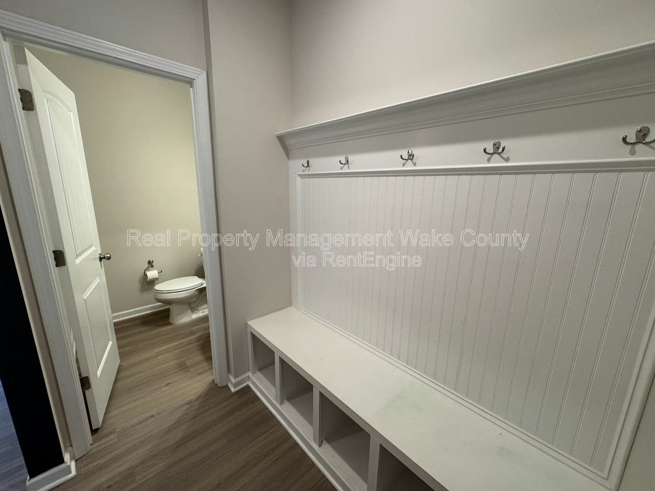 122 Roebuck Ln - Photo 3 of 36