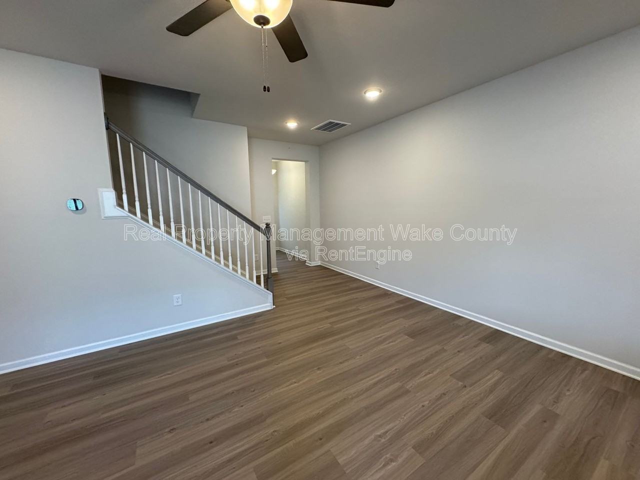 122 Roebuck Ln - Photo 4 of 36