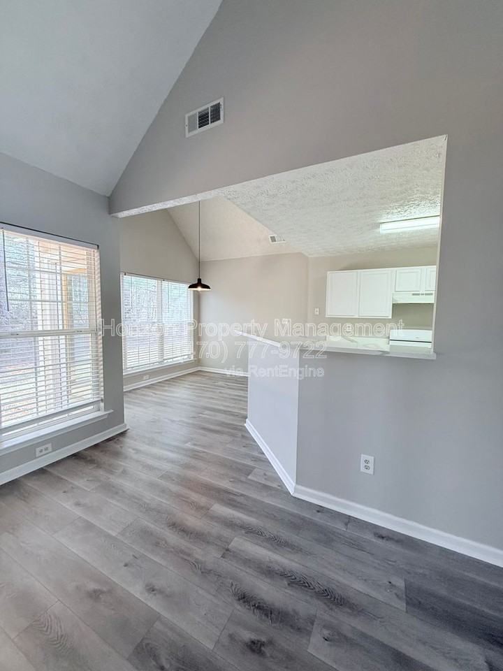 4275 Connick Way - Photo 5 of 30