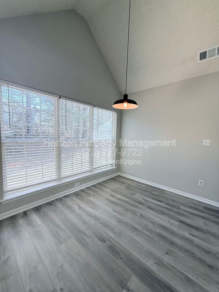 4275 Connick Way - Photo 6 of 30