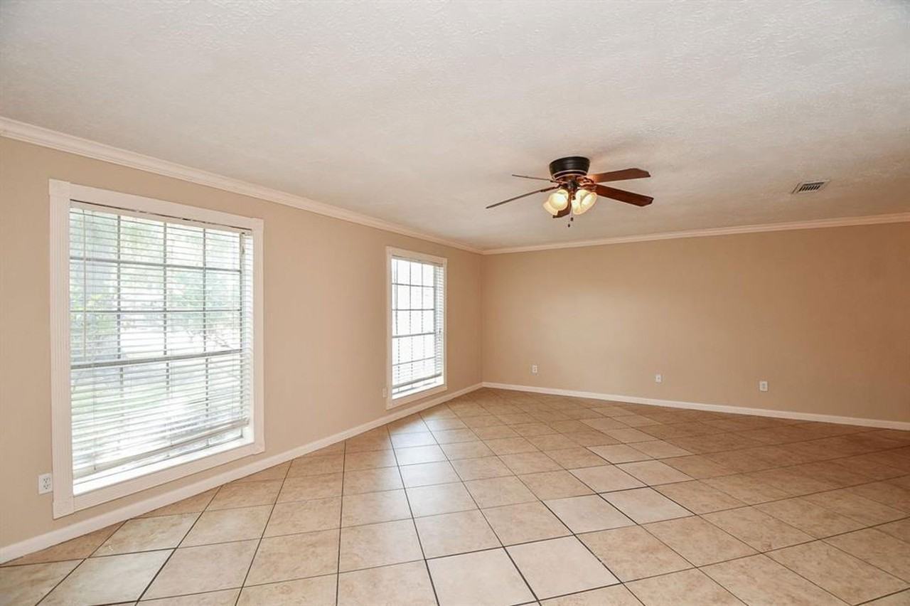 14230 Cellini Dr - Photo 5 of 32