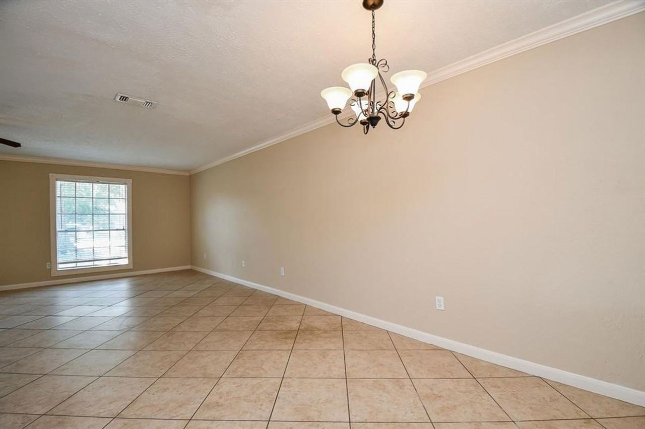 14230 Cellini Dr - Photo 6 of 32