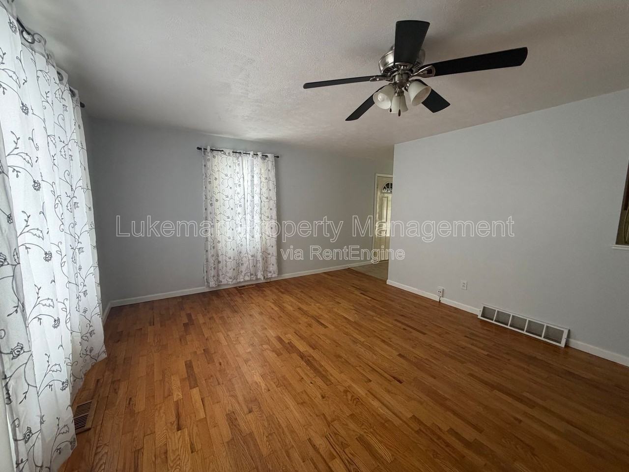 4726 Hanover Ave - Photo 5 of 19