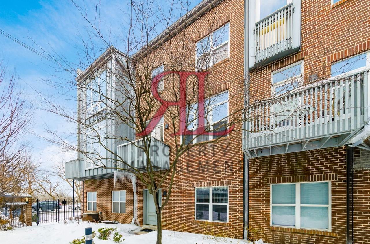 986 S Front St - Photo 4 of 31