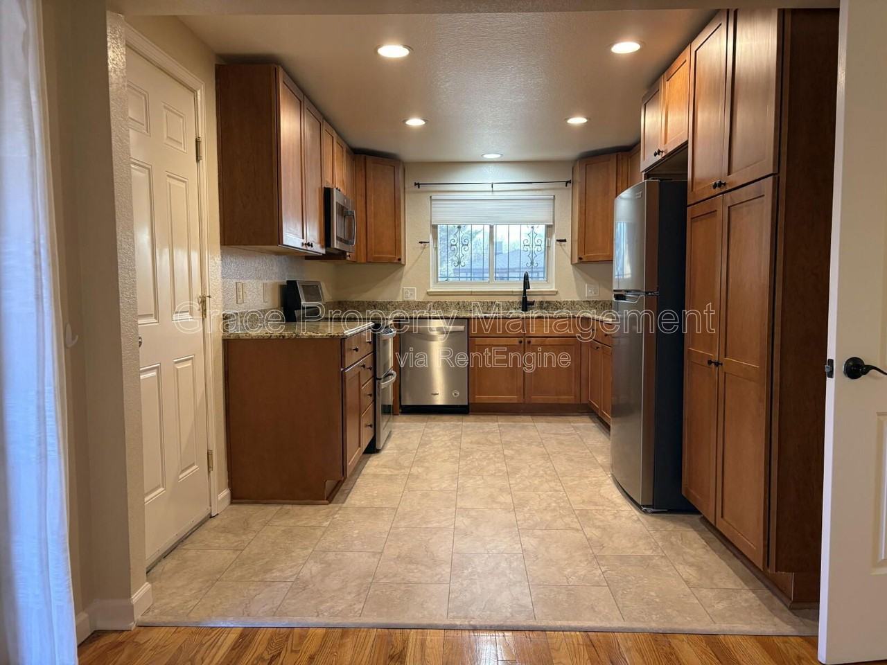 3183 Vaughn St - Photo 2 of 26