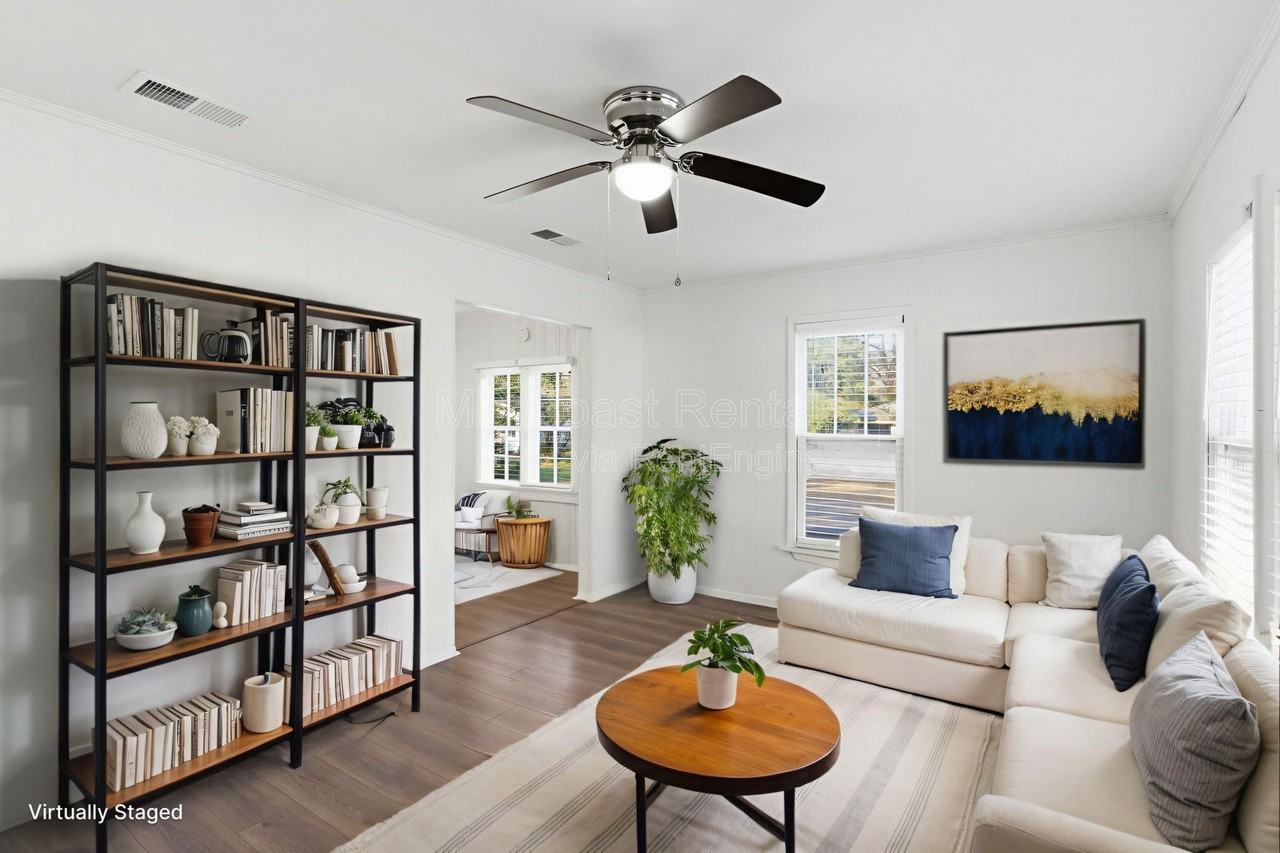 20 Martha Ave - Photo 4 of 33